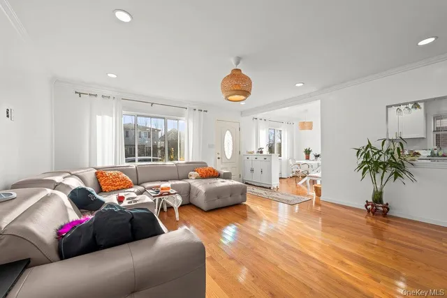 $950,000 | 505 7th Avenue, New Hyde Park, NY 11040