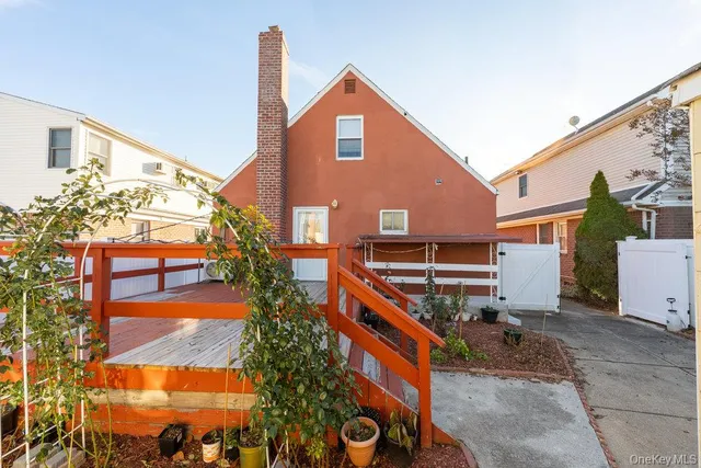 $950,000 | 505 7th Avenue, New Hyde Park, NY 11040