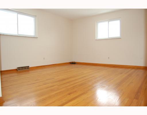 3930 Shepard Road Gibsonia, PA 15044 - Photo 6 of 12 Master Bedroom. *LARGE MASTER SUITE ~ FULL BATH ~ HARDWOOD FLOORS