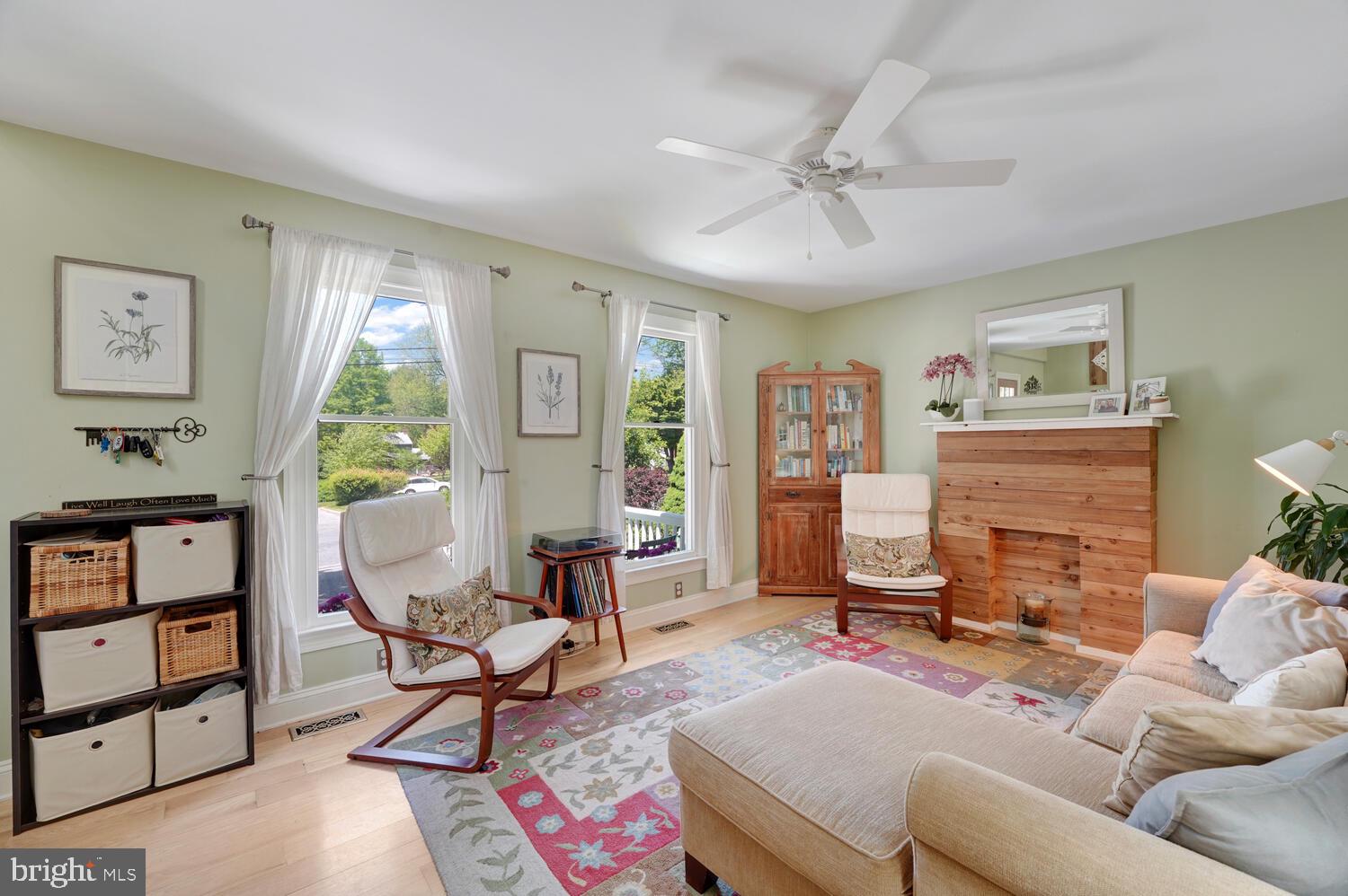 528 Richards Road Kennett Square, PA 19348 - Photo 12 of 34 Living Room
