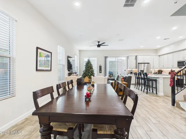 a picture of a bench in a white house