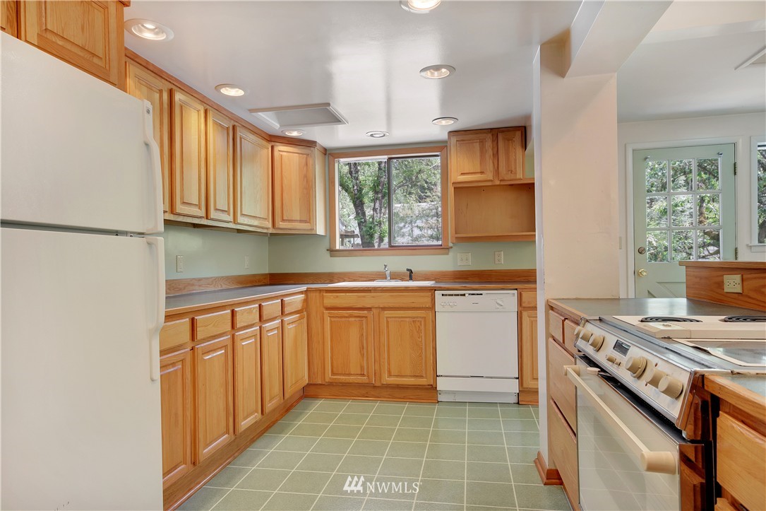3804 236th Street Southeast Bothell, WA 98021 - Photo 6 of 24