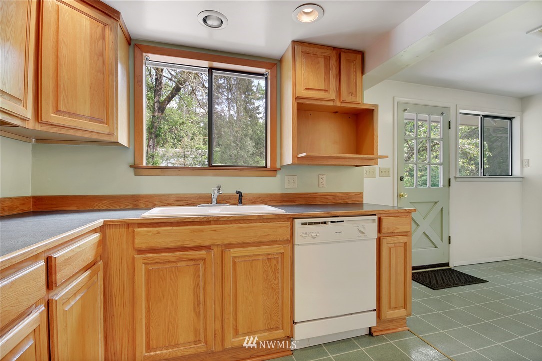 3804 236th Street Southeast Bothell, WA 98021 - Photo 7 of 24