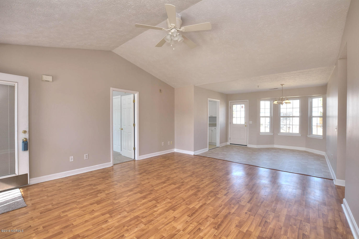 70 Greensboro Road Southport, NC 28461 - Photo 5 of 24 Family Room and dining