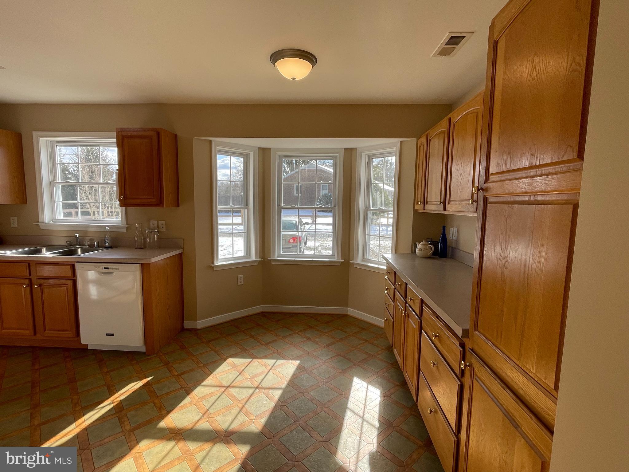 63 McCarty Road Fredericksburg, VA 22405 - Photo 10 of 38 Kitchen with Breakfast nook and 2 pantries
