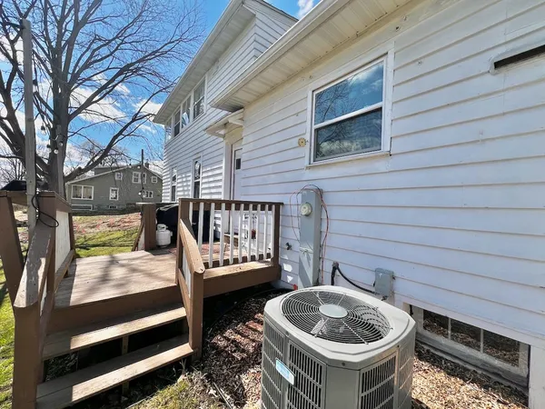 $309,900 | 489 North Grove Street, Richland Center, WI 53581