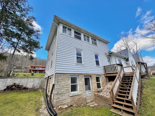 $309,900 | 489 North Grove Street, Richland Center, WI 53581