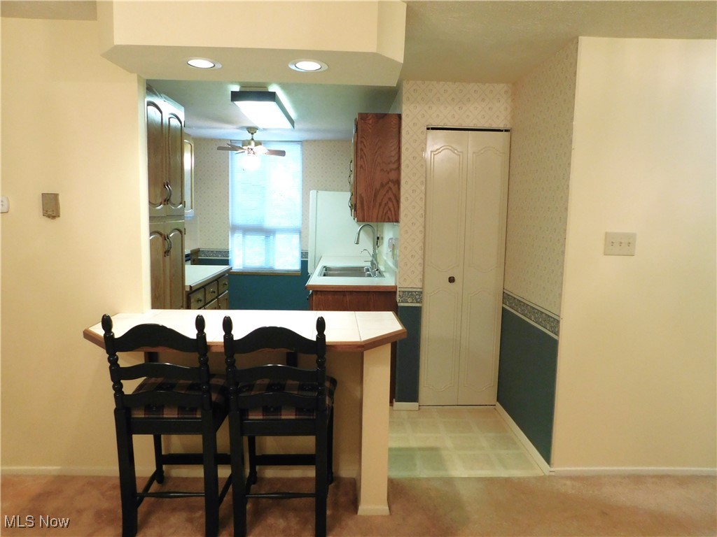 3068 Kent Road, Unit 410 Stow, OH 44224 - Photo 5 of 38 Breakfast bar