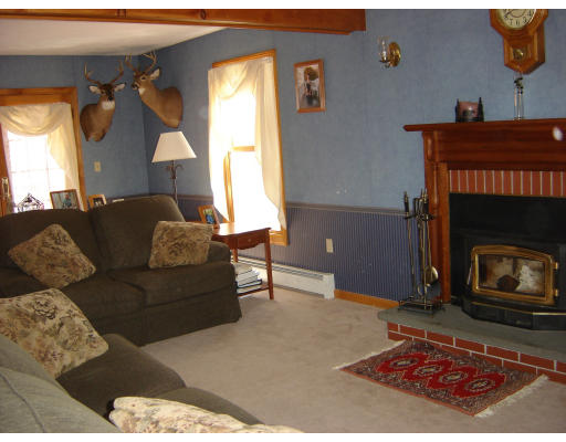 76 Union Road Holland, MA 01521 - Photo 5 of 11