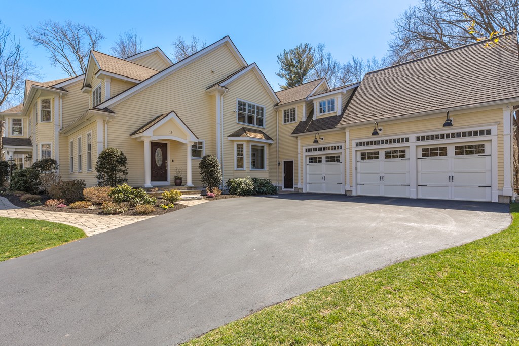 19 Douglas Road Lexington, MA 02420 - Photo 3 of 24