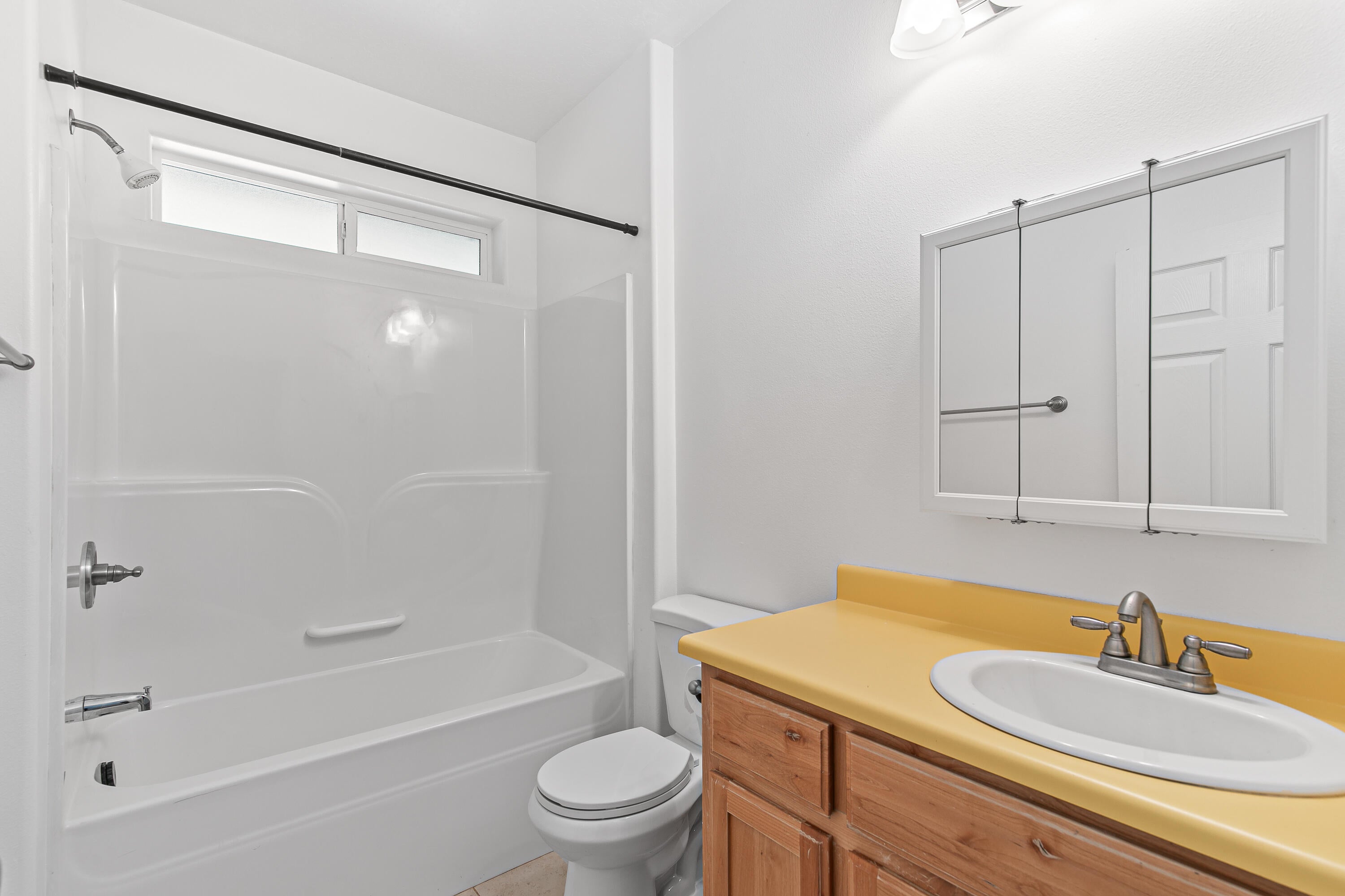 3540 Galice Road Merlin, OR 97532 - Photo 19 of 47 Guest bathroom