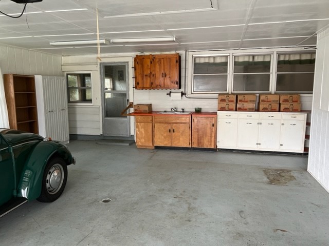 110 Meadow Ridge Drive Salem, SC 29676 - Photo 23 of 29 Garage