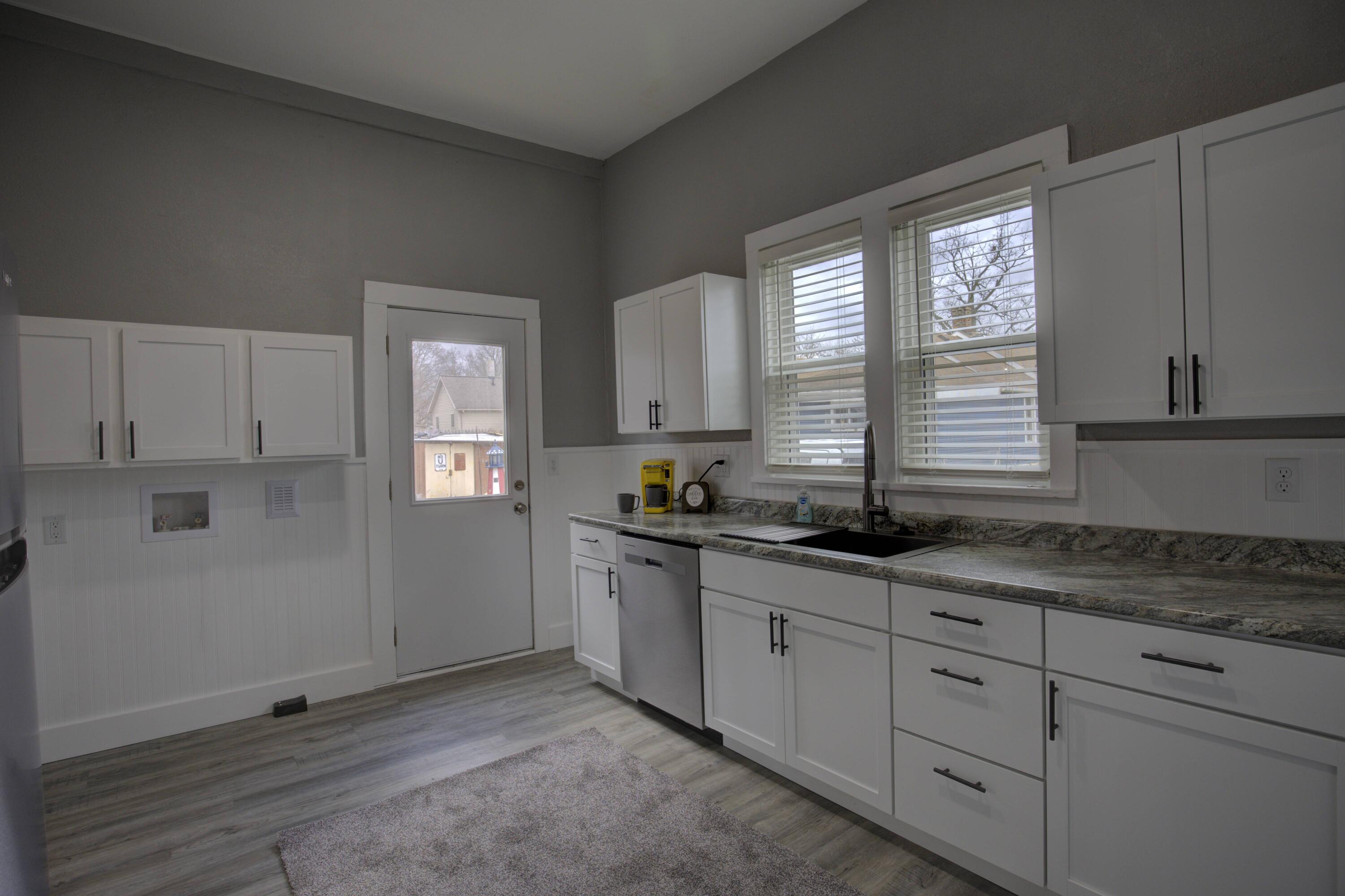 357 Cooper Street Jackson, MI 49201 - Photo 16 of 56 AQ1A3919_20_21