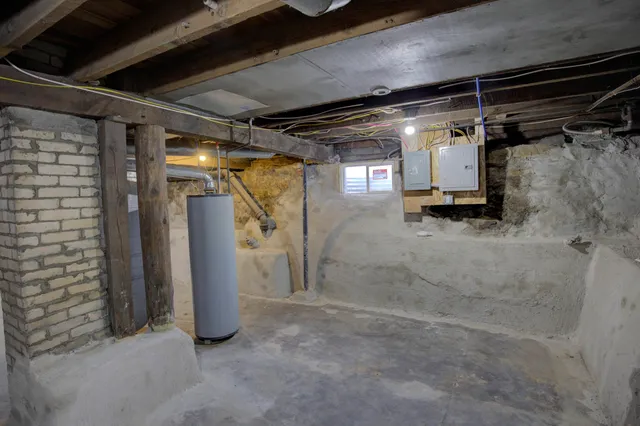 $137,000 | 357 Cooper Street, Jackson, MI 49201