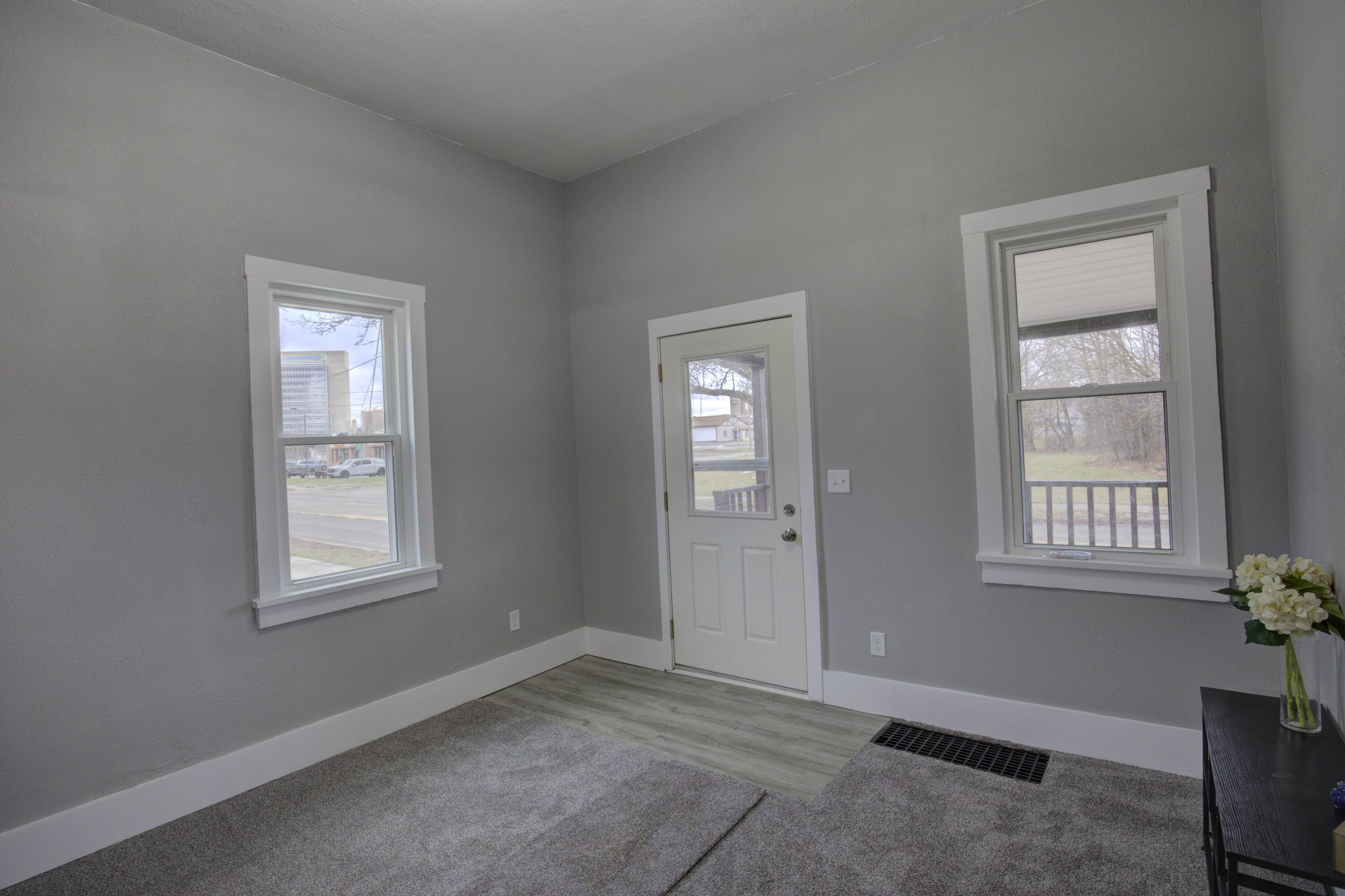 357 Cooper Street Jackson, MI 49201 - Photo 7 of 56 AQ1A3886_7_8
