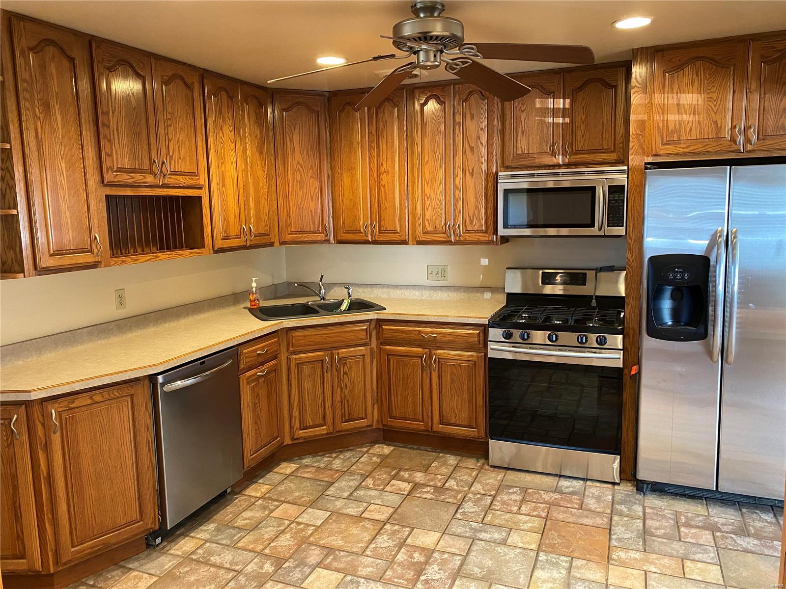 4111 Ripa Avenue St. Louis, MO 63125 - Photo 2 of 25 Gallery Image 2