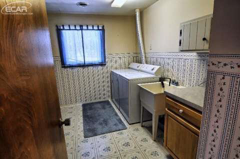 13417 Fenton Road Fenton, MI 48430 - Photo 20 of 26 20432323-19.JPG