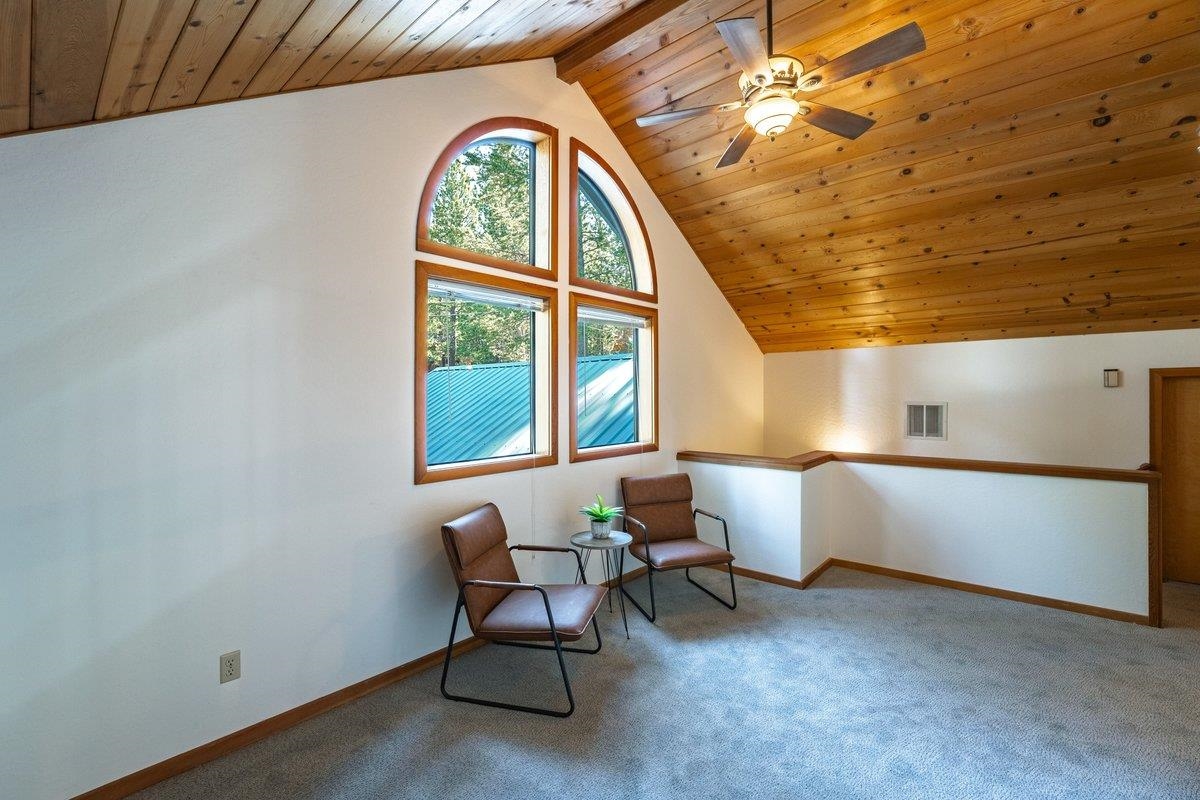 11917 Sitzmark Way Truckee, CA 96161 - Photo 12 of 26