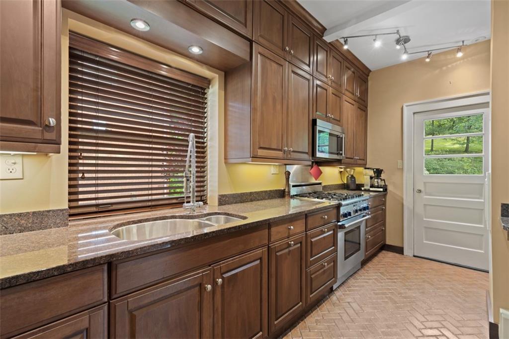104 Rutledge Drive Pittsburgh, PA 15215 - Photo 11 of 49 Gallery Image 11