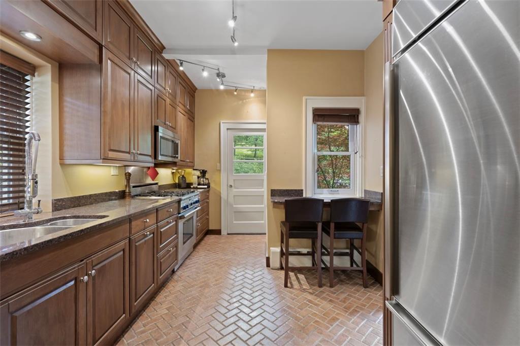 104 Rutledge Drive Pittsburgh, PA 15215 - Photo 12 of 49 Gallery Image 12