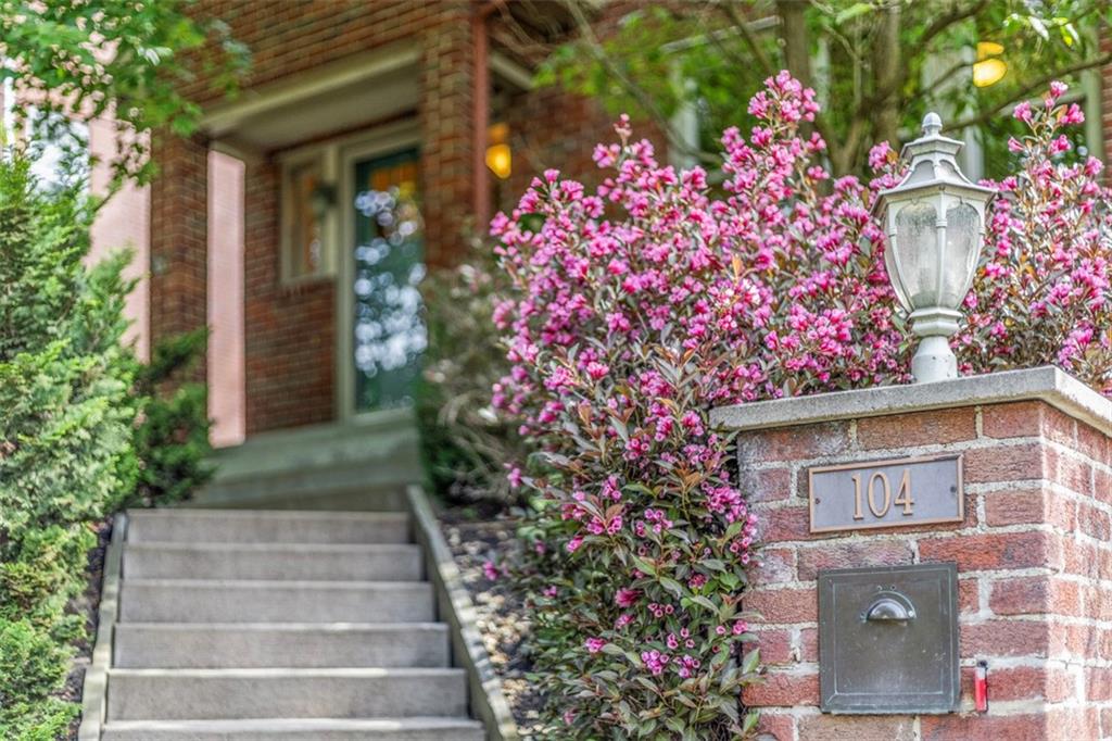 104 Rutledge Drive Pittsburgh, PA 15215 - Photo 2 of 49 Gallery Image 2