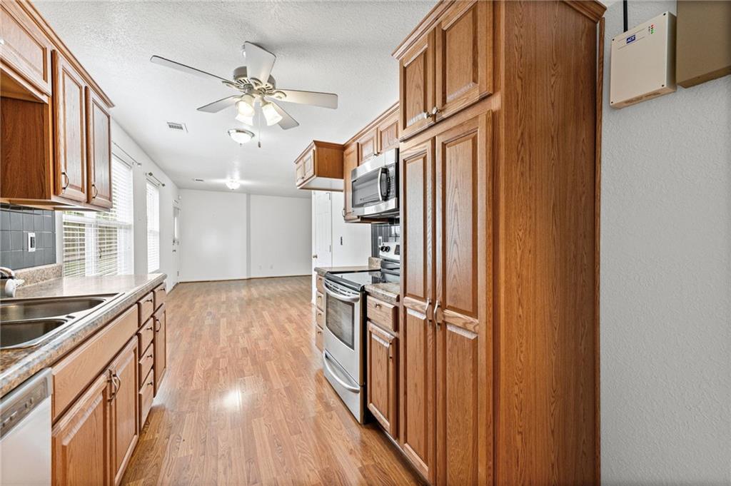605 Bob F Griffin Road Cameron, MO 64429 - Photo 14 of 35