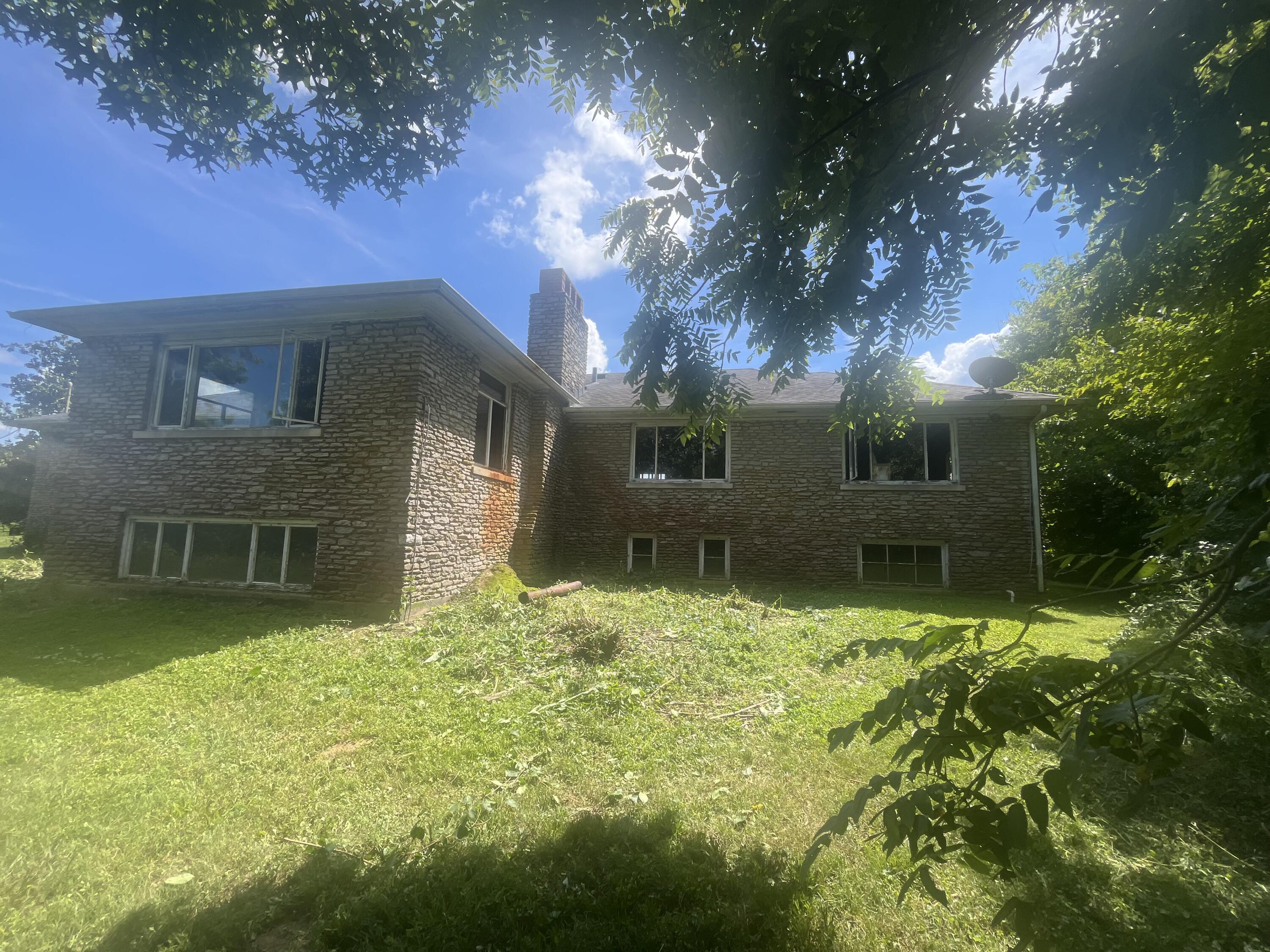 3431 Colby Road Winchester, KY 40391 - Photo 2 of 14 77637365241__FF9129E9-8FDE-47E0-8682-3E1