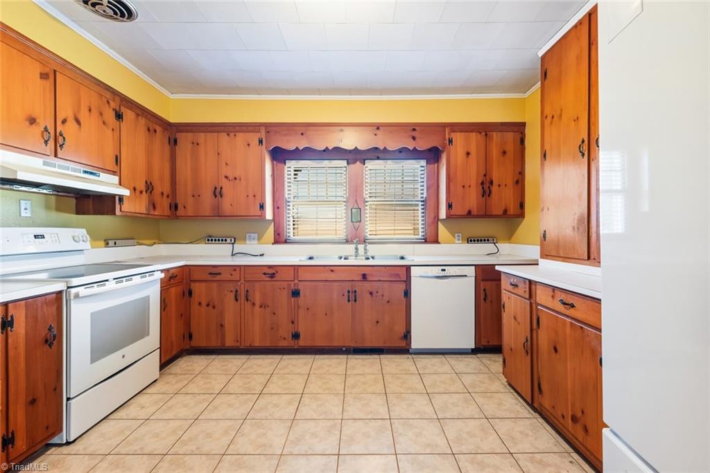 1146 Rogers Road Graham, NC 27253 - Photo 34 of 46 Kitchen