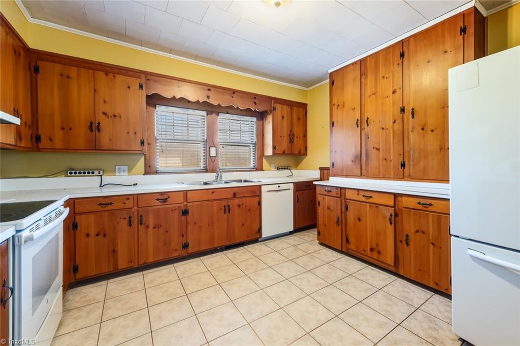 1146 Rogers Road Graham, NC 27253 - Photo 36 of 46 Kitchen