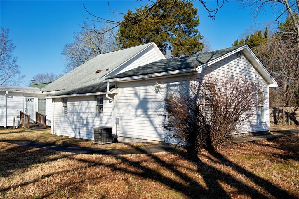 1146 Rogers Road Graham, NC 27253 - Photo 7 of 46