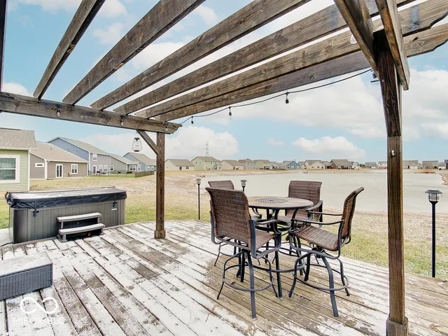 $415,000 | 6911 West Rosewood Drive, McCordsville, IN 46055