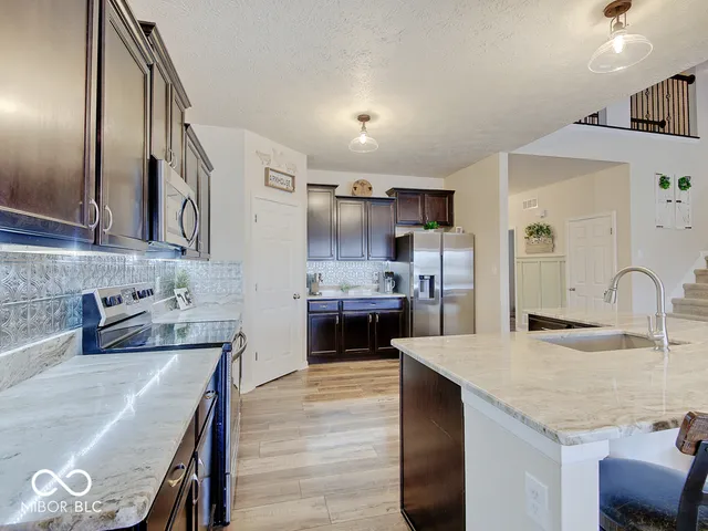 $415,000 | 6911 West Rosewood Drive, McCordsville, IN 46055