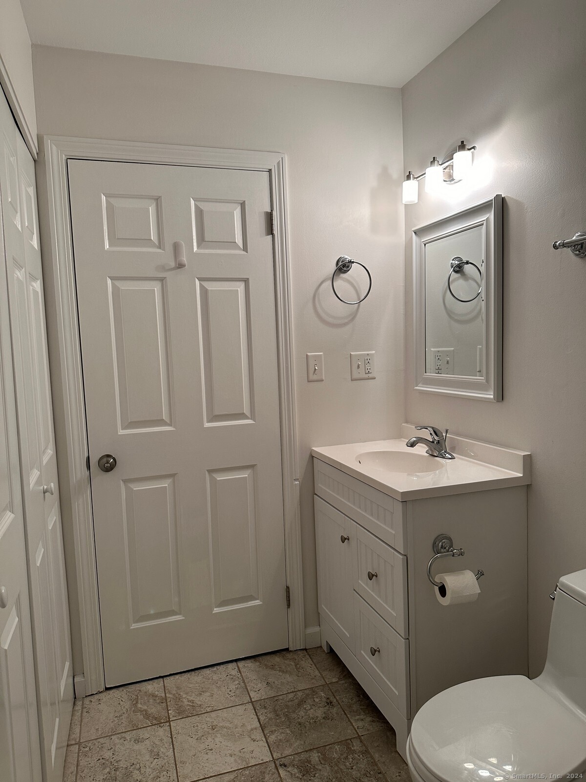 7 Wilshire Road, Unit 7 Madison, CT 06443 - Photo 12 of 22 Main Area Full Bath with Laundry