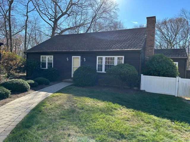 $2,900 | 7 Wilshire Road, Unit 7, Madison, CT 06443
