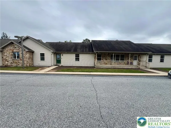 $462,000 | 2881 Tycolia Court, Orefield, PA 18069