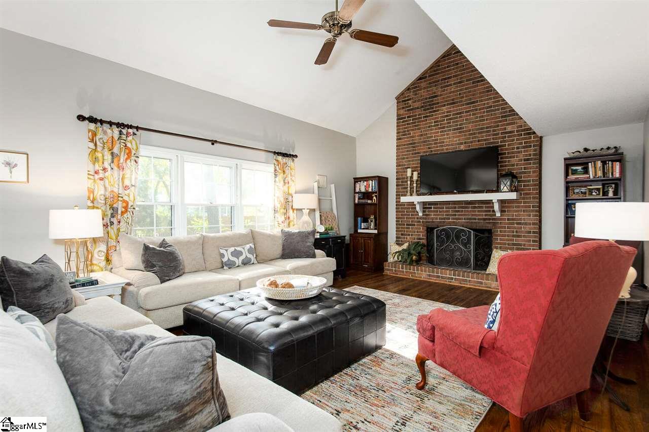 206 East Shefford Street Greer, SC 29650 - Photo 8 of 36 Gallery Image 8