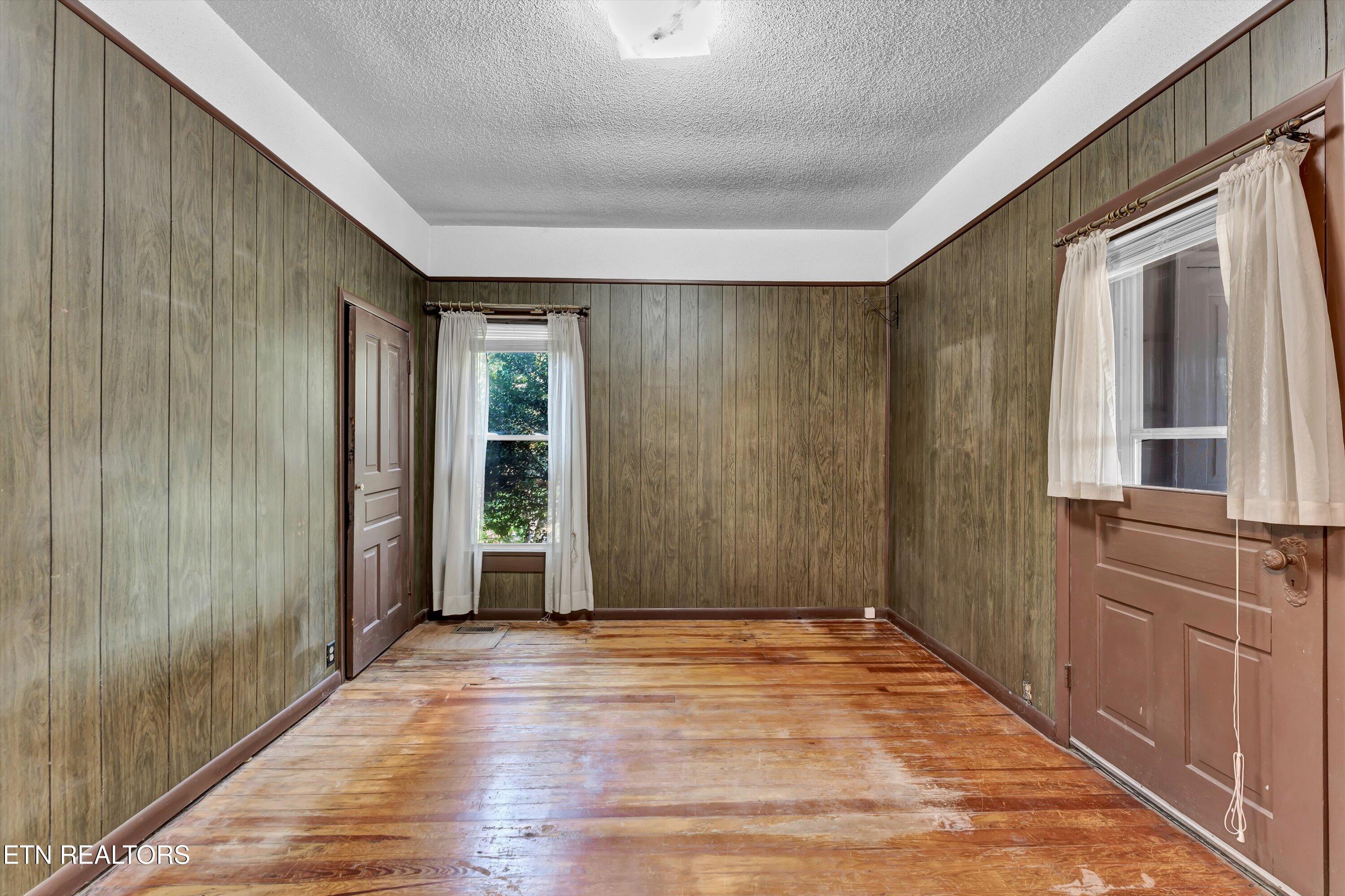 7700 Beaver Ridge Road Knoxville, TN 37931 - Photo 19 of 32 Second Bedroom