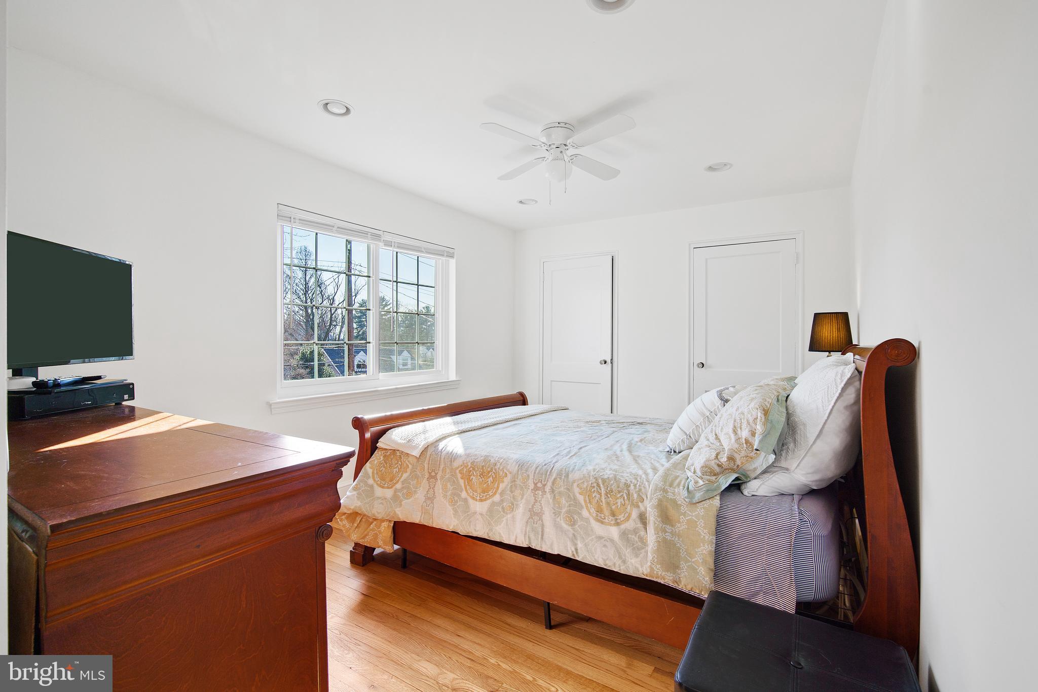 3215 Fayette Road Kensington, MD 20895 - Photo 17 of 33 Primary bedroom, upper level