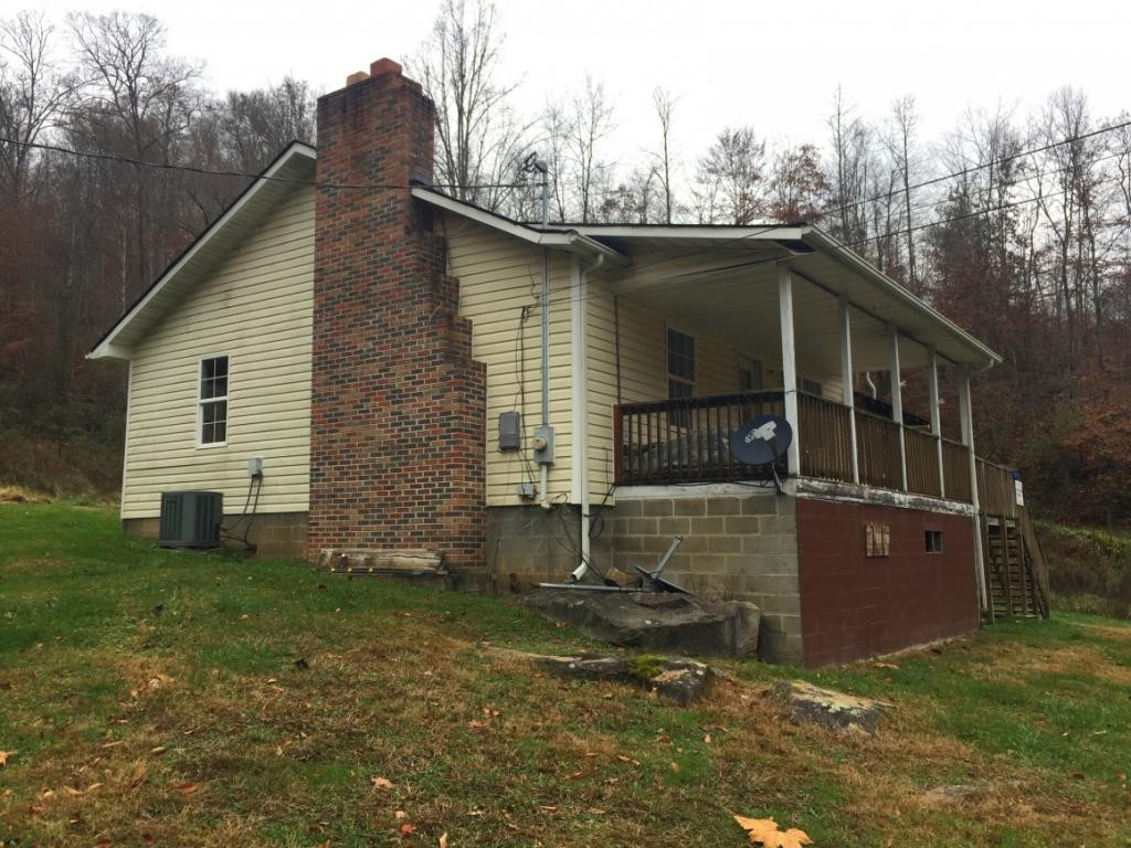 11617 Elm Hill Road Pound, VA 24279 - Photo 5 of 23 Photo 5
