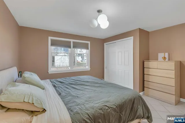 $550,000 | 147 Pine Avenue, New Milford, NJ 07646