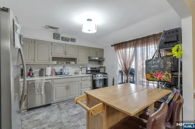 $550,000 | 147 Pine Avenue, New Milford, NJ 07646