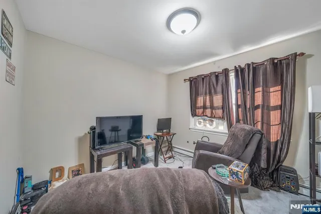 $550,000 | 147 Pine Avenue, New Milford, NJ 07646