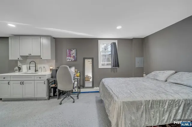 $550,000 | 147 Pine Avenue, New Milford, NJ 07646