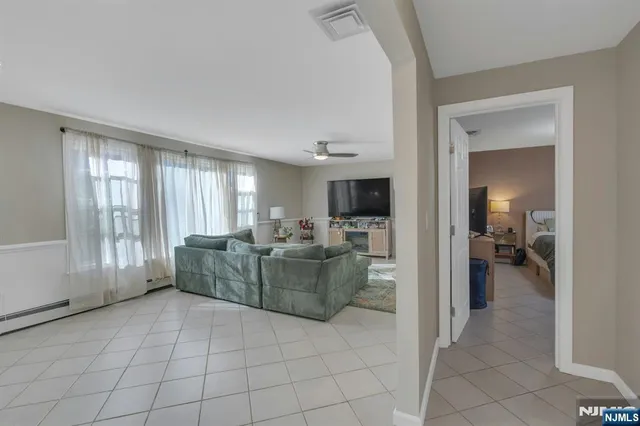 $550,000 | 147 Pine Avenue, New Milford, NJ 07646