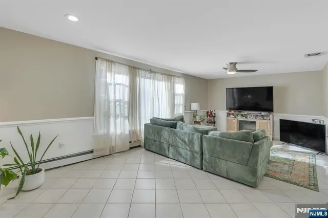 $550,000 | 147 Pine Avenue, New Milford, NJ 07646