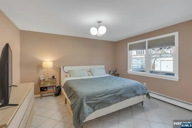 $550,000 | 147 Pine Avenue, New Milford, NJ 07646