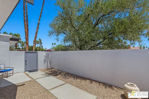 $1,095,000 | 541 North Cantera Circle, Palm Springs, CA 92262