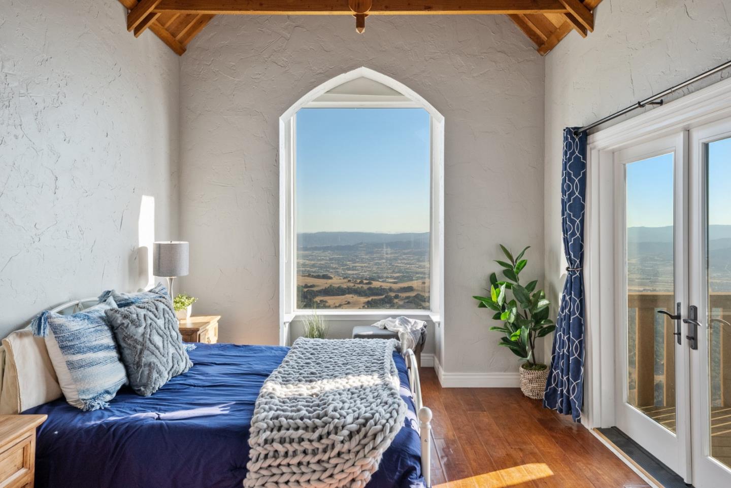 16650 Finley Ridge Road Morgan Hill, CA 95037 - Photo 41 of 85 a living room with furniture and a potted plant