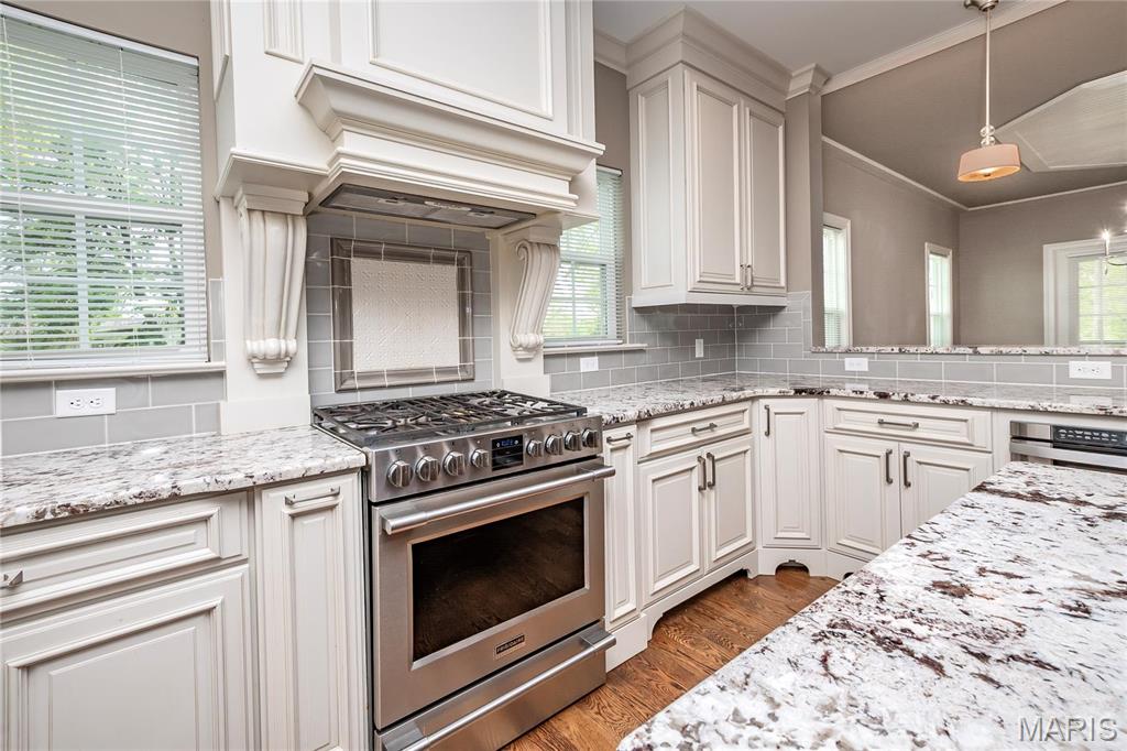 15248 Clayton Road Ballwin, MO 63011 - Photo 13 of 49 Gallery Image 13