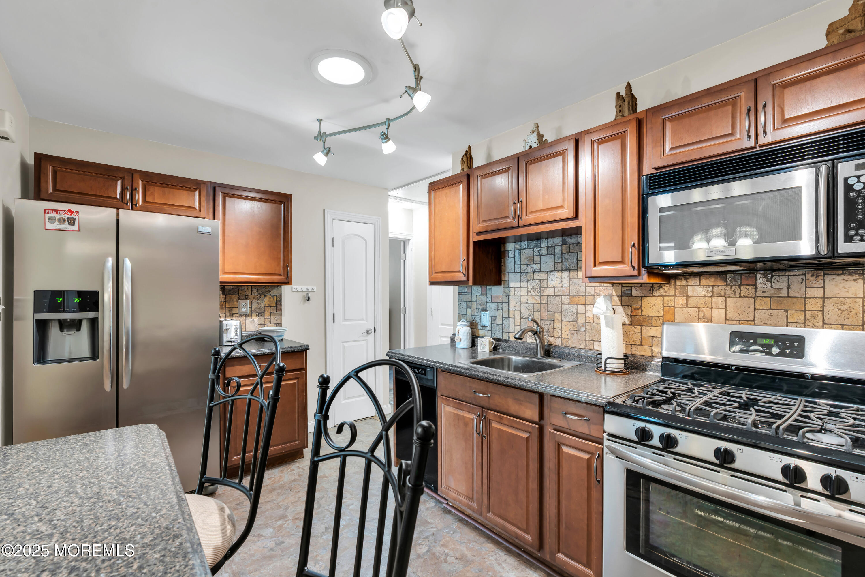 27 Cardinal Street, Unit B Manchester Township, NJ 08759 - Photo 12 of 18 021_dsc00622_862
